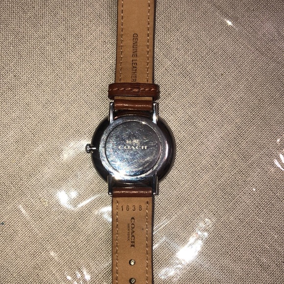 Coach women’s watch 1638 - Picture 3 of 4